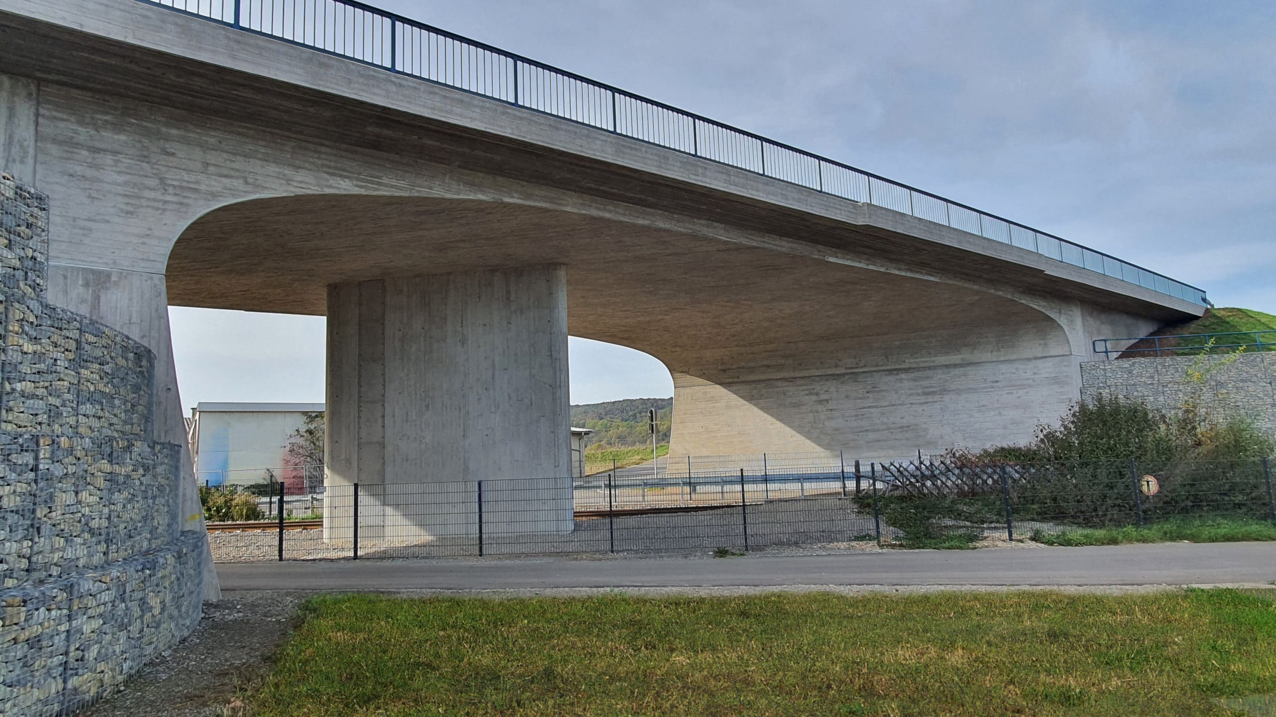 Straßenbrücke, Überführung über die DB Peter und Lochner Ingenieure